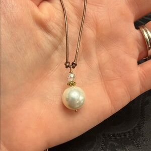 Elegant Pearl Pendant Necklace